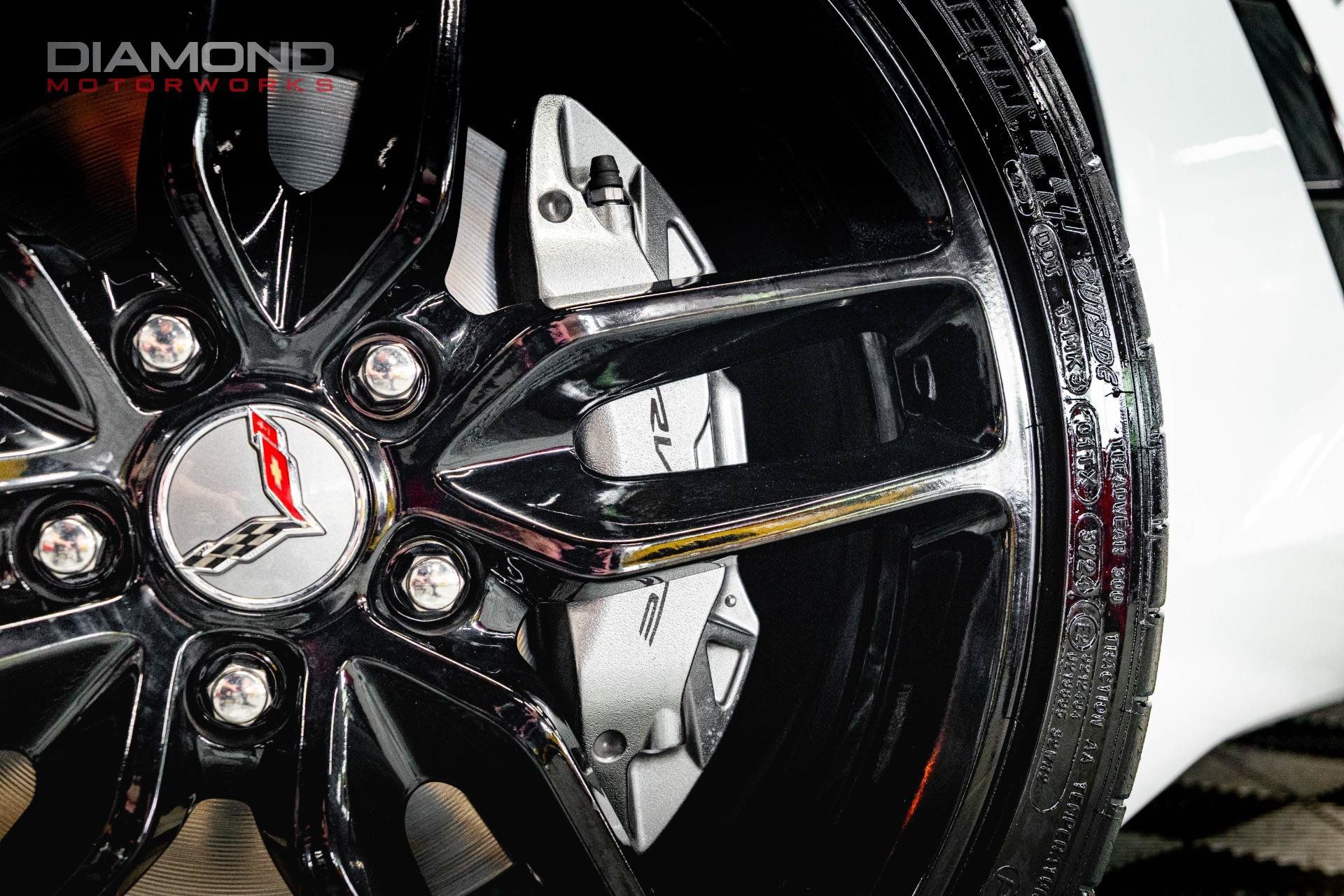 Used 2019 Chevrolet Corvette Stingray Coupe w/ 1LT RWD image 9