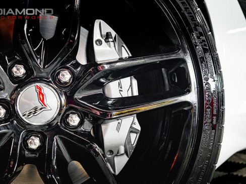 Used 2019 Chevrolet Corvette Stingray Coupe w/ 1LT RWD image 9