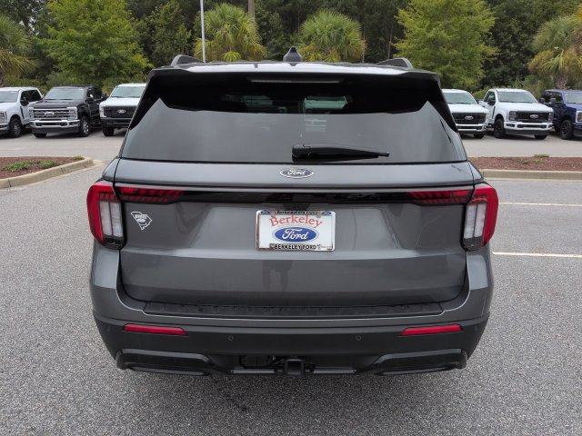 New 2026 Ford Explorer Active w/ Active Comfort Package RWD image 5
