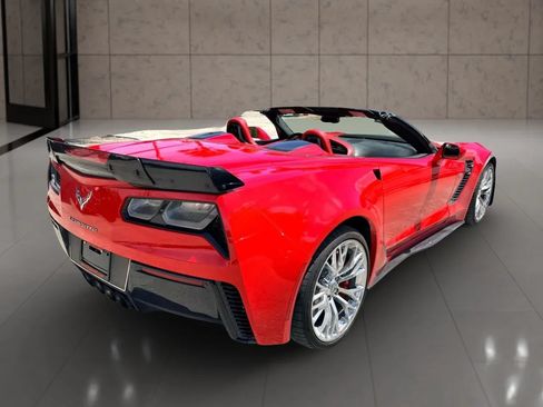 Used 2015 Chevrolet Corvette Z06 w/ 3LZ Preferred Equipment Group RWD image 3