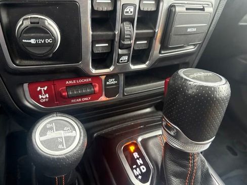 Used 2021 Jeep Gladiator Mojave AWD/4WD image 10