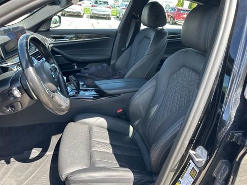 Used 2022 BMW 530i xDrive w/ M Sport Package AWD/4WD image 9