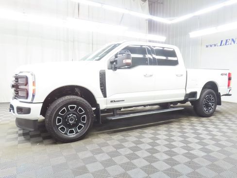 Used 2025 Ford F250 Platinum AWD/4WD image 7