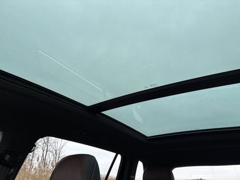 Used 2022 Volkswagen Tiguan SEL R-Line image 36