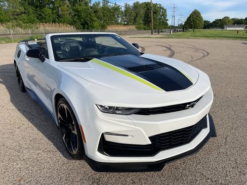Used 2023 Chevrolet Camaro SS RWD image 61