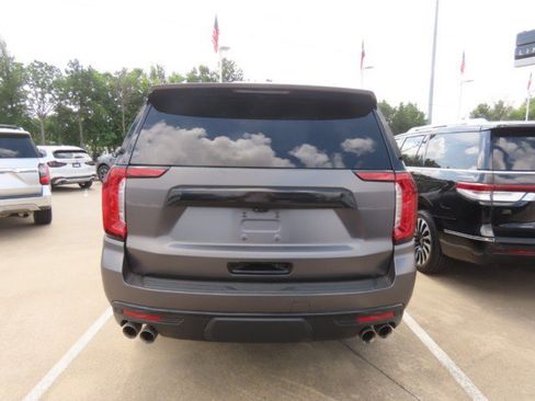 Used 2024 GMC Yukon Denali w/ Advanced Technology Package RWD image 10