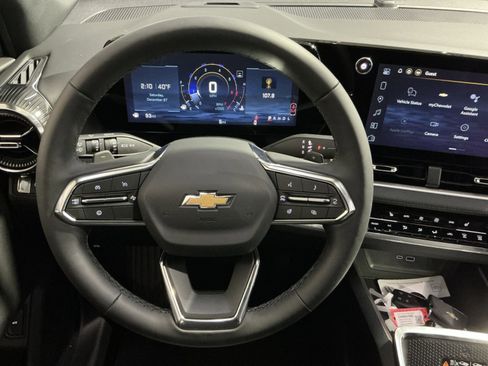 New 2026 Chevrolet Equinox LT w/ Convenience Package II image 24