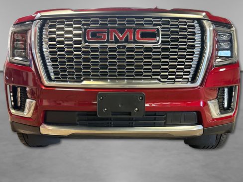 Used 2022 GMC Yukon Denali w/ Denali Premium Package AWD/4WD image 14