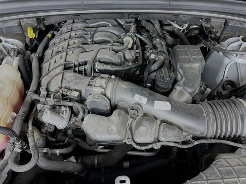 Used 2022 Jeep Grand Cherokee Limited w/ Luxury Tech Group II image 30