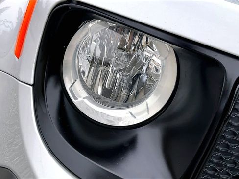 Used 2019 Jeep Renegade Sport image 26