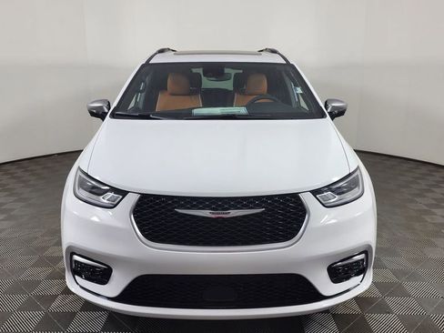 New 2026 Chrysler Pacifica Pinnacle image 2