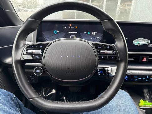 Used 2024 Hyundai Ioniq 6 SE RWD image 16