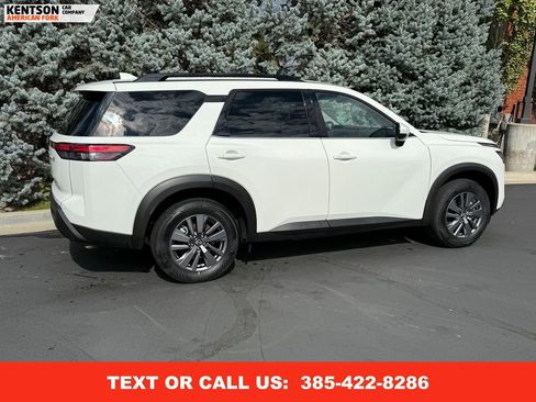 Used 2025 Nissan Pathfinder SV image 10