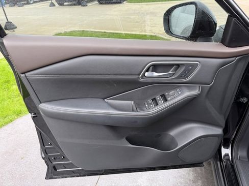 Used 2021 Nissan Rogue SL image 8