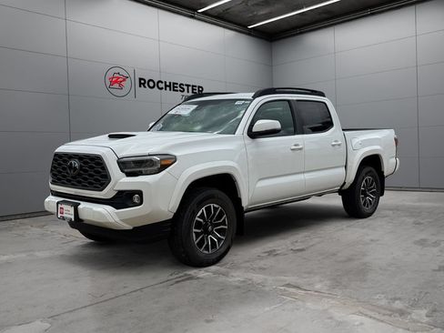 Certified 2023 Toyota Tacoma TRD Sport w/ Technology Package AWD/4WD image 7