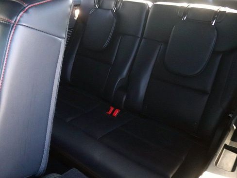 Used 2025 Ford Explorer ST-Line w/ ST-Line Street Pack image 16