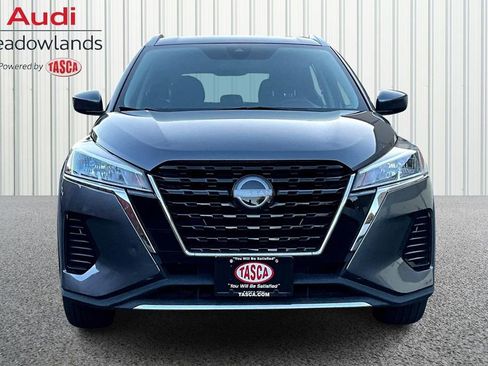 Used 2022 Nissan Kicks SV FWD image 2