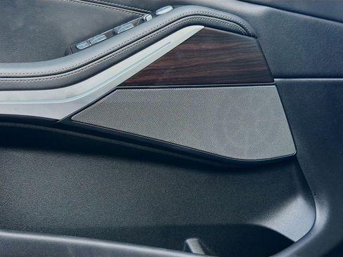 Used 2024 BMW X7 xDrive40i w/ Premium Package image 26