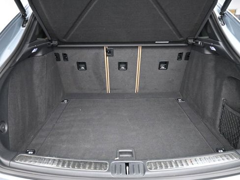 Certified 2022 Porsche Macan image 25