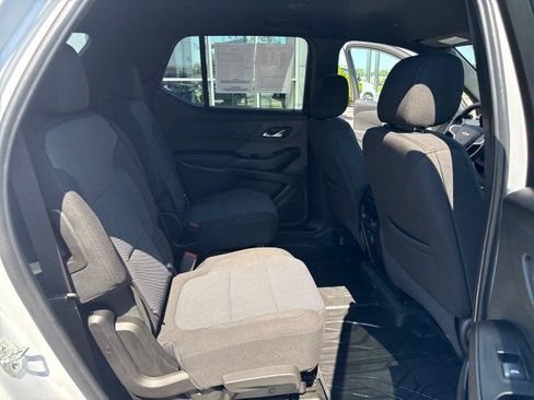 Used 2023 Chevrolet Traverse LT FWD image 29