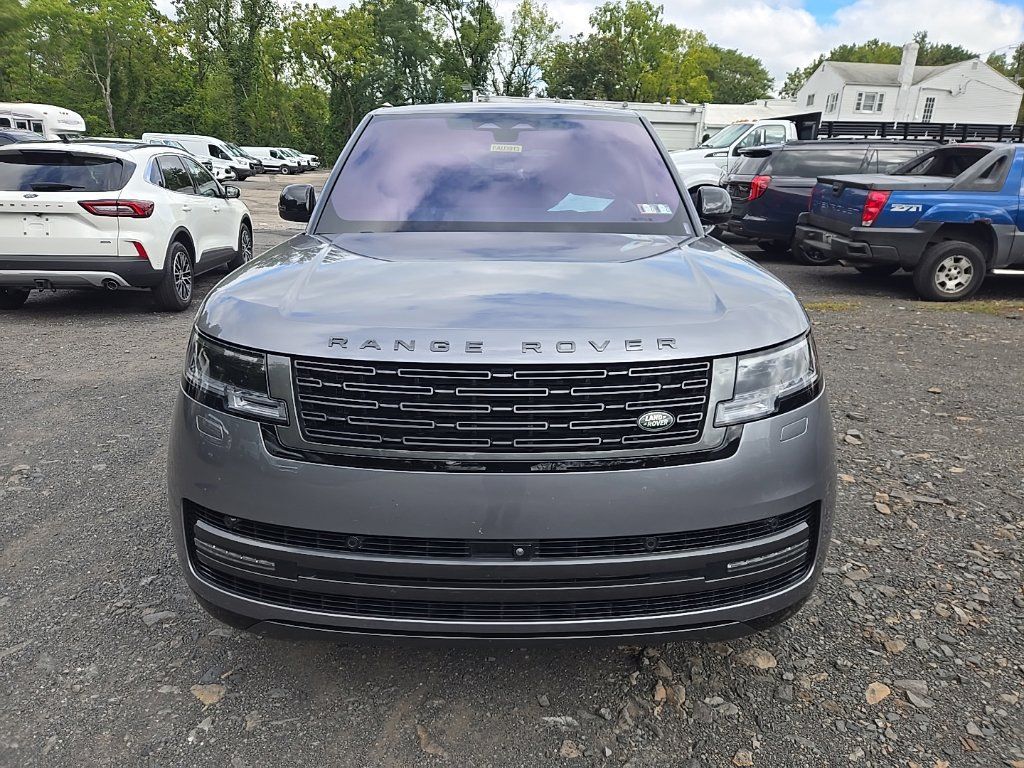 Used 2023 Land Rover Range Rover Long Wheelbase SE AWD/4WD image 2