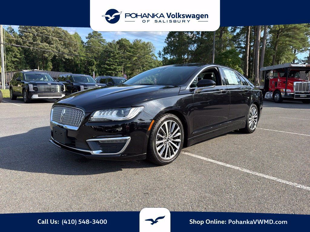 Used 2020 Lincoln MKZ FWD image 1