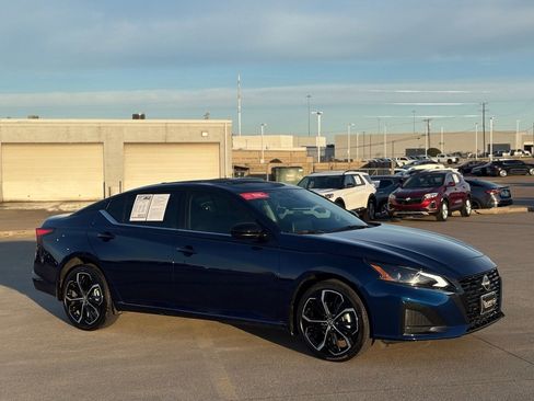 Certified 2024 Nissan Altima 2.5 SR w/ SR Premium Package image 5