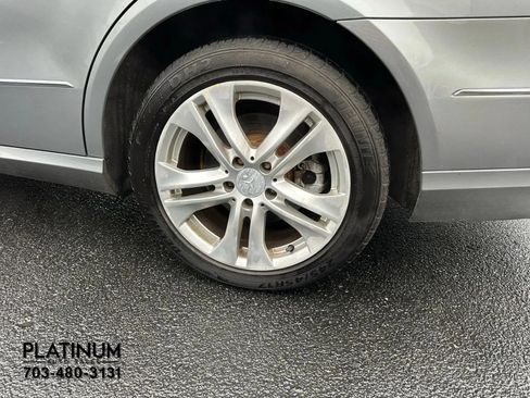 Used 2010 Mercedes-Benz E 350 4MATIC Sedan image 22