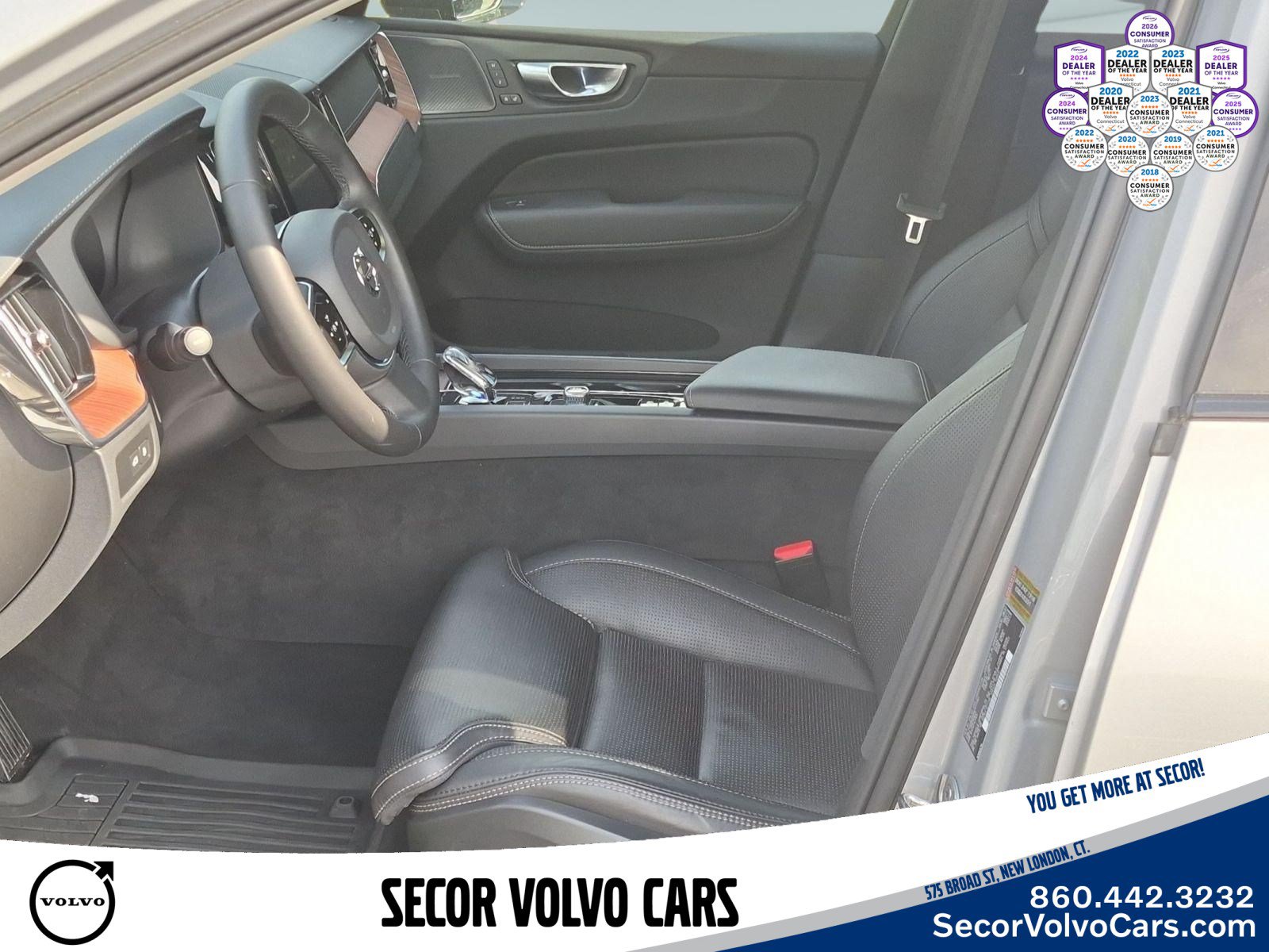 Used 2024 Volvo XC60 T8 Ultimate w/ Protection Package Premier AWD/4WD image 18