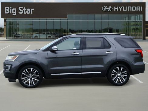 Used 2016 Ford Explorer Platinum AWD/4WD image 2