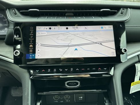 New 2026 Jeep Grand Cherokee Altitude image 7