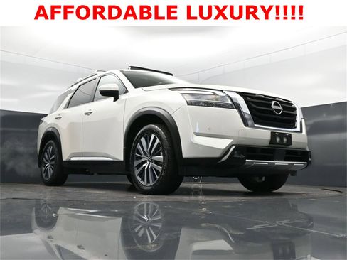 Used 2022 Nissan Pathfinder Platinum w/ Cargo Package image 47