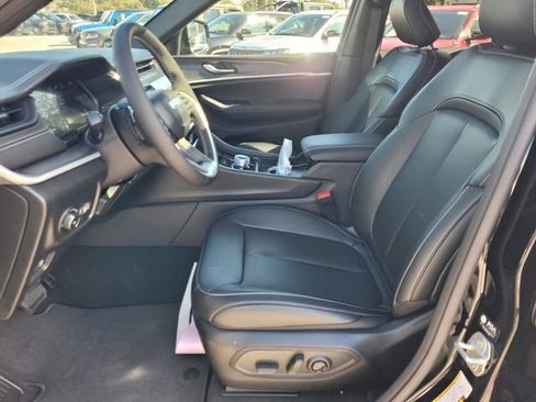 New 2026 Jeep Grand Cherokee Limited w/ Limited Altitude Package image 3