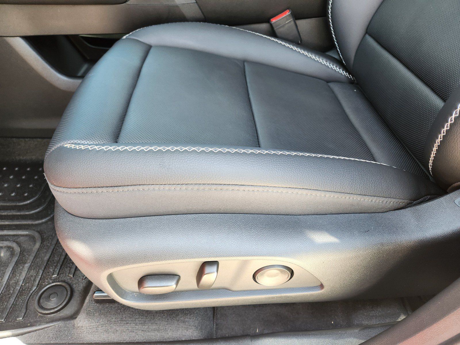 Used 2026 GMC Terrain Denali AWD/4WD image 21