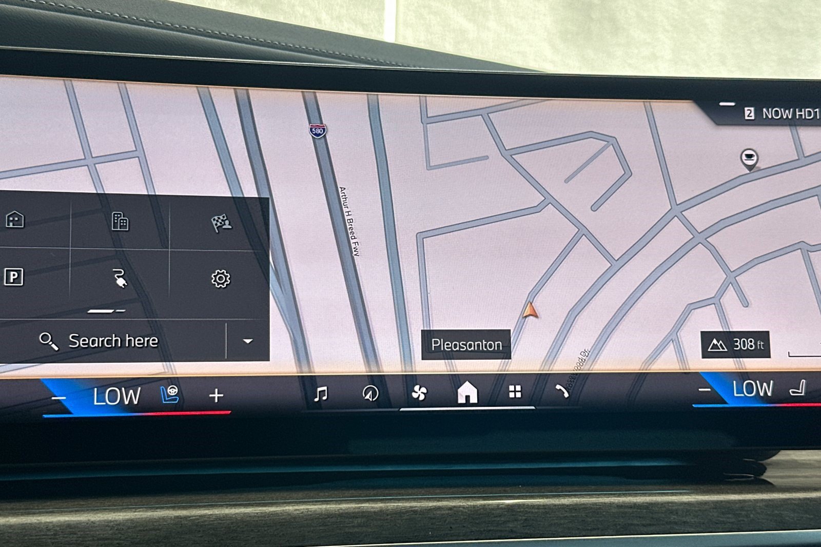 Certified 2024 BMW i7 xDrive60 RWD image 25