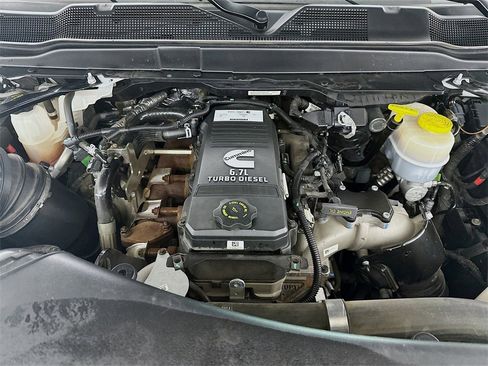 Used 2020 RAM 3500 Laramie image 32