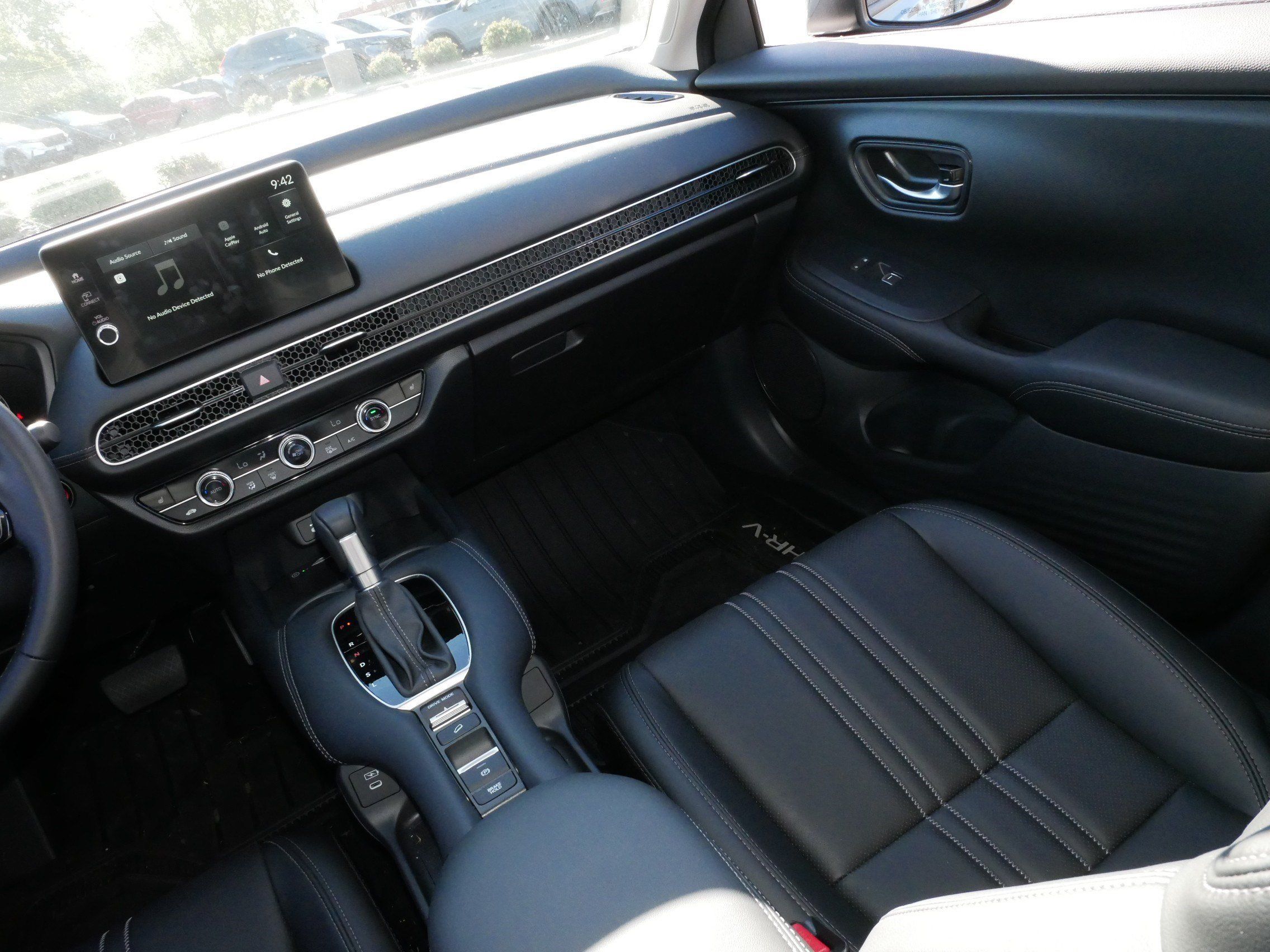 Used 2027 Honda HR-V EX-L image 12