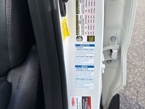 Used 2022 Toyota RAV4 XLE Premium image 28