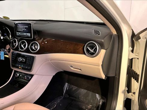 Used 2015 Mercedes-Benz GLA 250 4MATIC image 18
