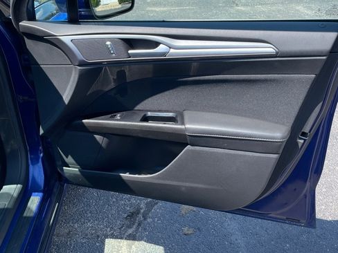Used 2016 Ford Fusion SE FWD image 22