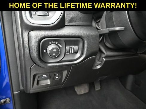 Used 2019 RAM 1500 Laramie w/ Sport Appearance Package AWD/4WD image 16