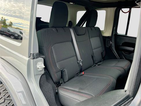 Certified 2021 Jeep Wrangler Unlimited Rubicon image 24