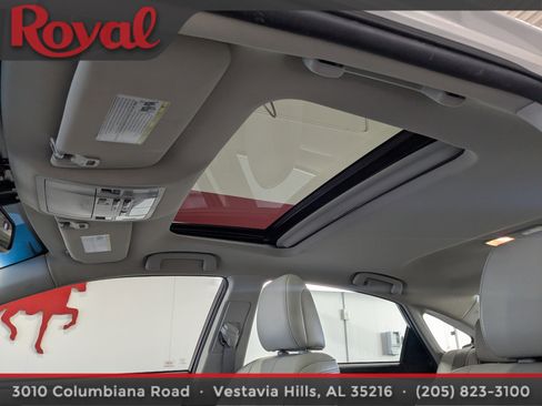 Used 2016 Toyota Avalon Limited image 23