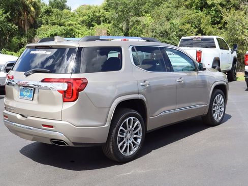 Certified 2022 GMC Acadia Denali w/ Denali Ultimate Package FWD image 9