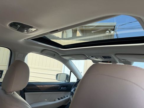 Used 2018 Subaru Outback 2.5i Limited AWD/4WD image 5