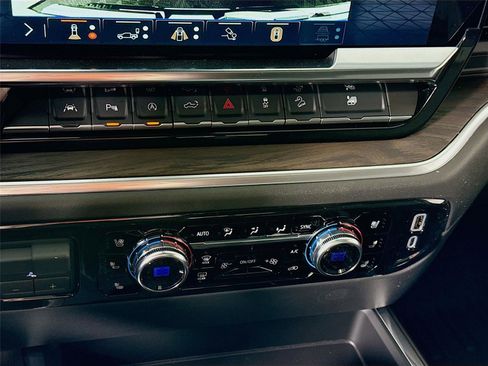 New 2026 GMC Sierra 1500 SLT AWD/4WD image 11