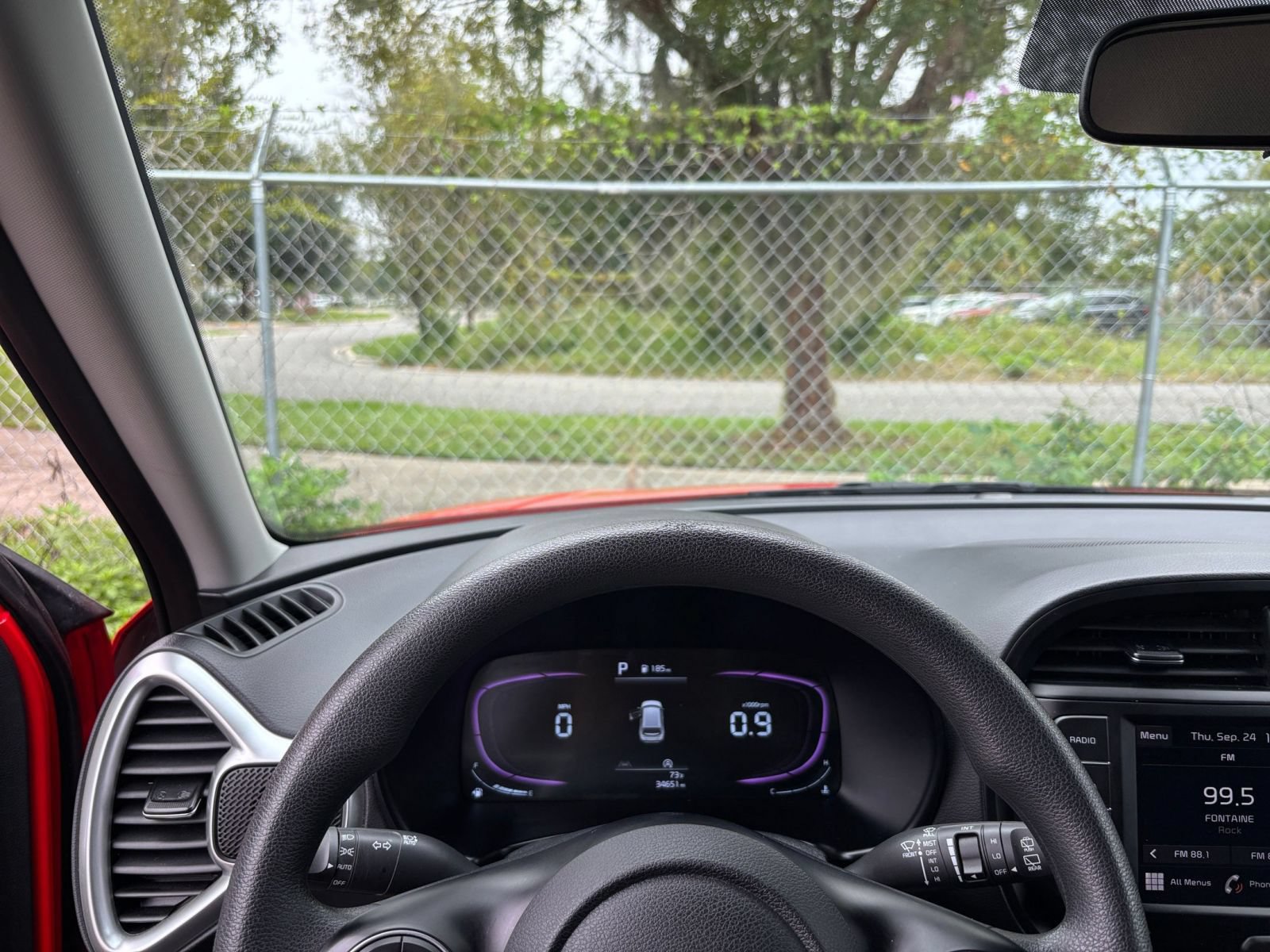 Used 2025 Kia Soul LX w/ LX Technology Package FWD image 31