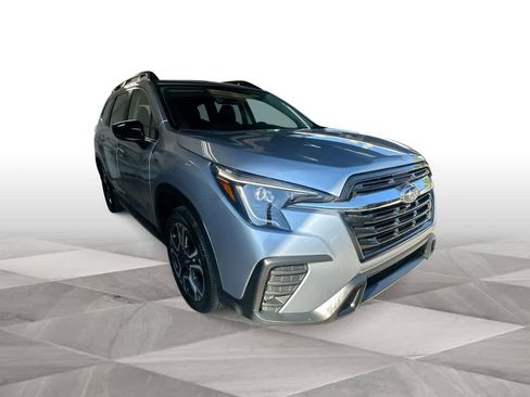 Used 2025 Subaru Ascent Limited AWD/4WD image 2
