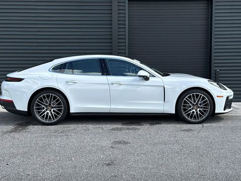 Certified 2025 Porsche Panamera RWD image 25