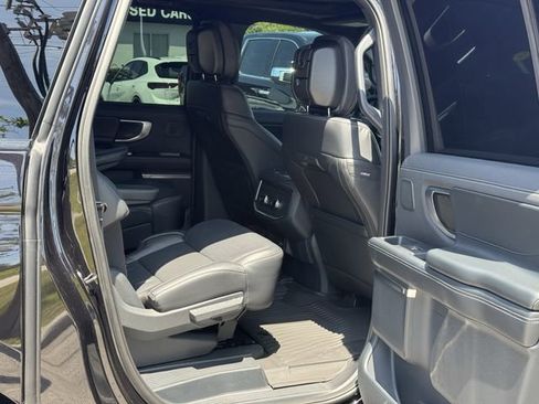 Used 2026 Ford Expedition Max Platinum w/ Stealth Performance Package AWD/4WD image 33